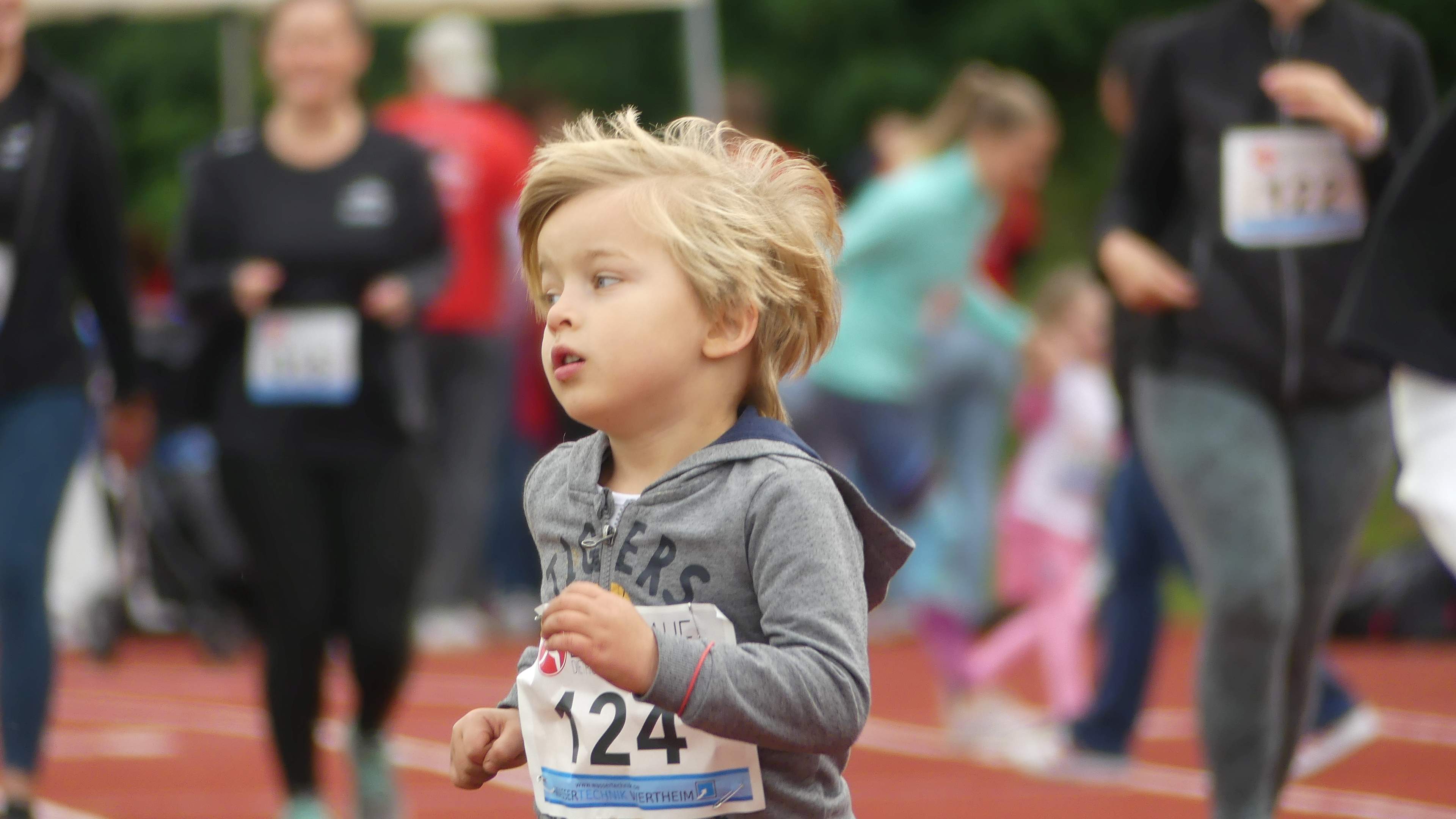 Bild vom 14. Benefizlauf im Jahr 2024. Dies ist das 18. Bild.